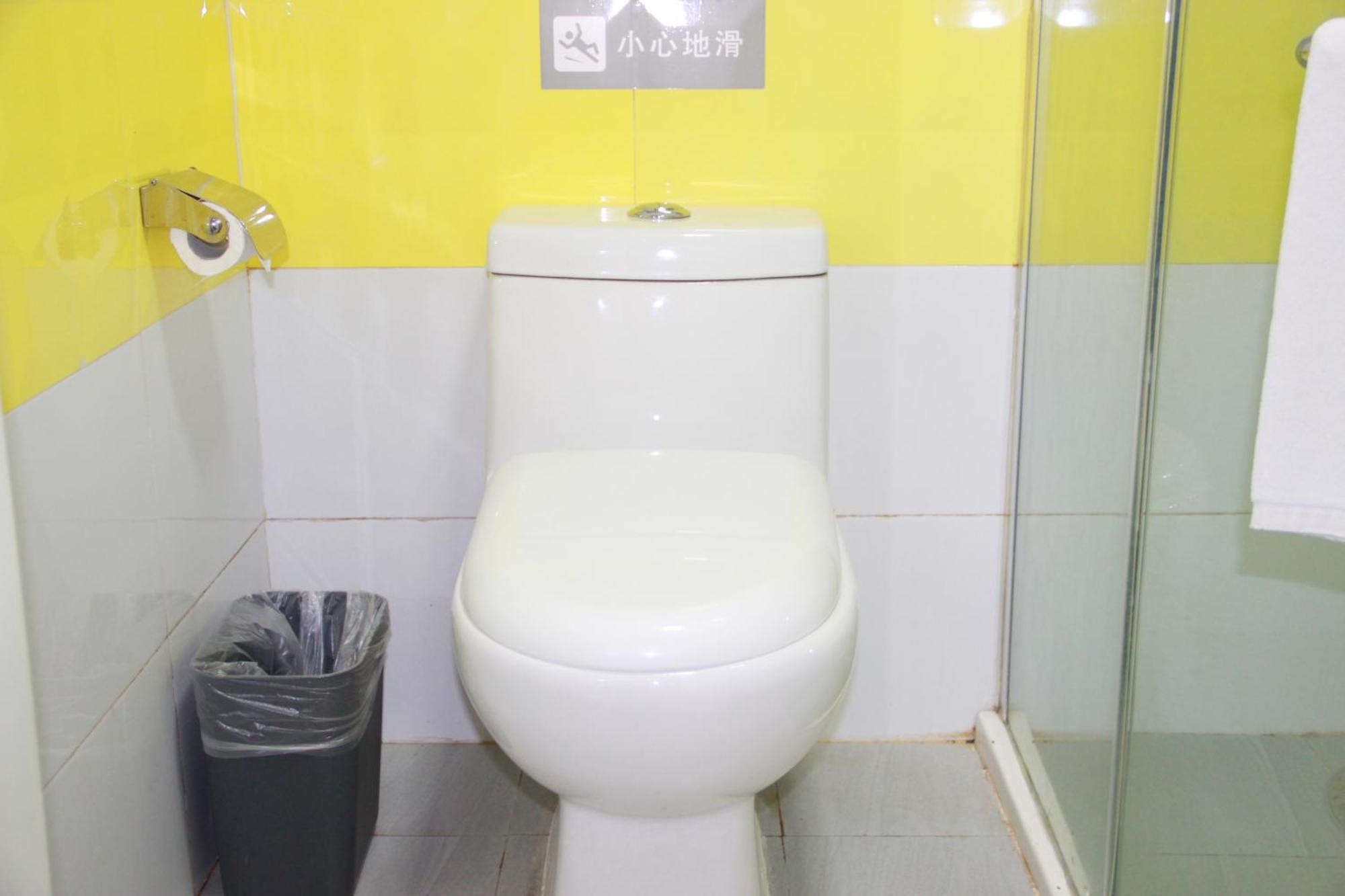 7Days Inn Guangzhou South Railway Station Huijiang Subway Station Buitenkant foto